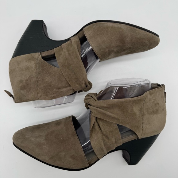 Eileen Fisher Taupe Suede Heeled Shoes - Picture 9 of 13